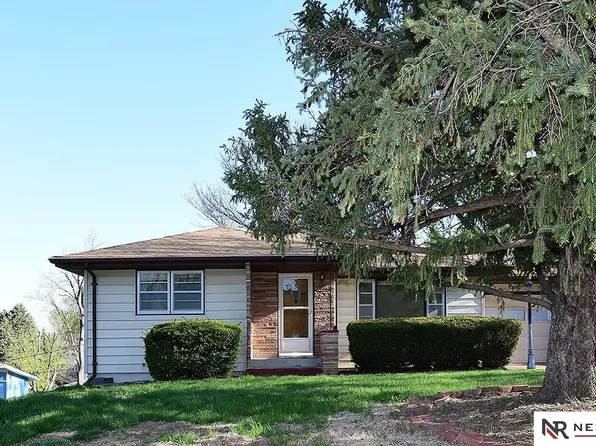 8530 Evans St, Omaha, NE 68134