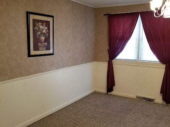 3rd image of 1328 Mound St