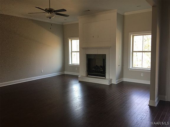 4th image of 353 Sydney Dr S