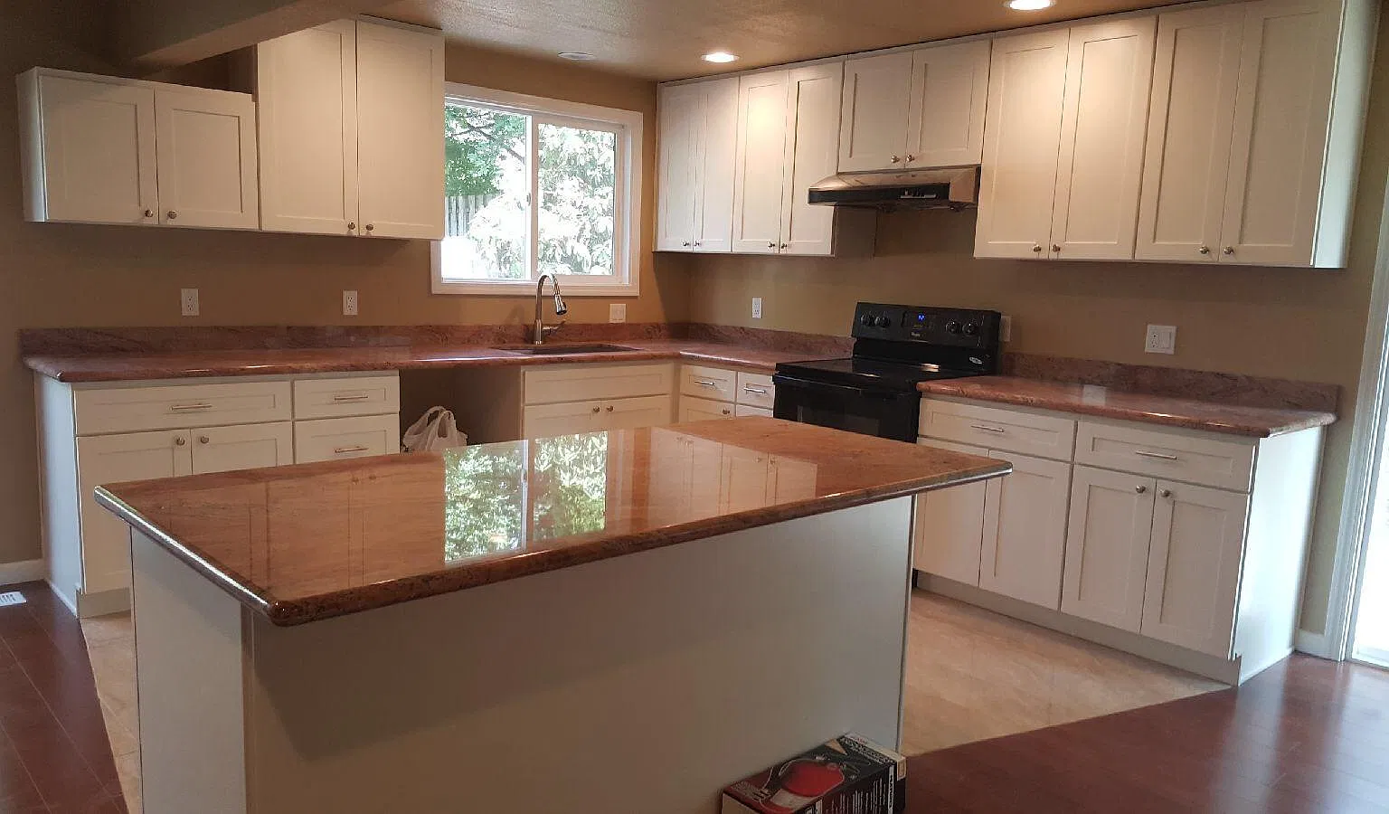 3 bed, 1475 sqft, $3,500 — Photo 2