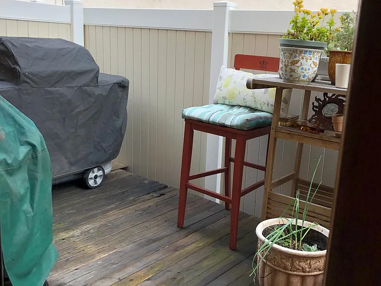 Small deck off living room area.