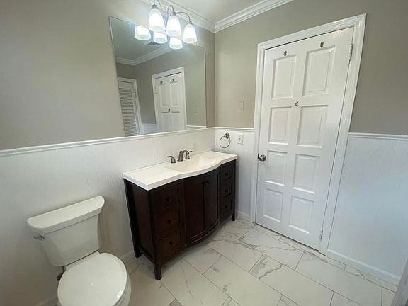 3rd image of 3 1/2 Seitz Ln APT 2