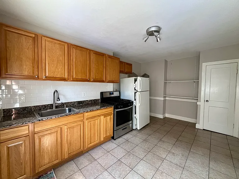 38 Beechcroft St #1 — Photo 1