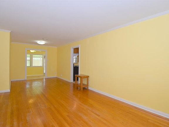 4th image of 5507 Aspen St
