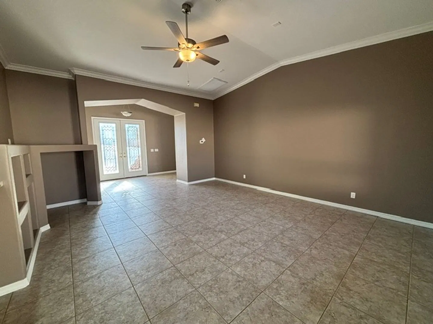 Spacious 4-Bedroom Casita & Pool Home Long-Term Rental! — Photo 3