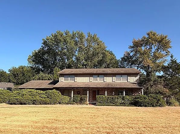 130 N Brendonwood Ct, Wichita, KS 67206