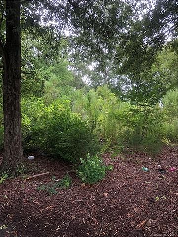 2nd image of 2235 Myers St