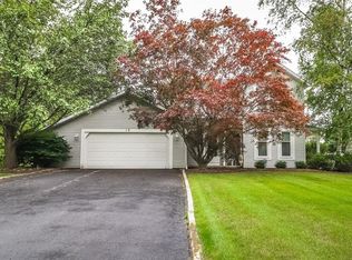 15 Pinewood Knl, Rochester, NY 14624
