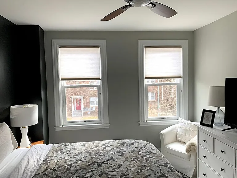 220 Adams St NE — Photo 15