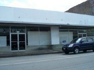 109 W Barnard St, Glennville, GA 30427
