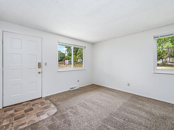 4th image of 1217 Redwood Dr