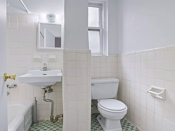 5th image of 90 W Houston St APT 3R