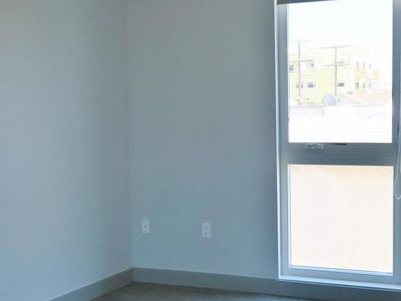 5th image of 3714 Kelton Ave #301