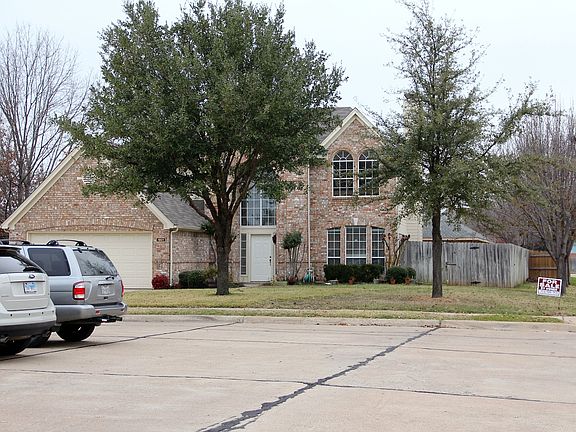 3rd image of 1801 Lakeshore Ct