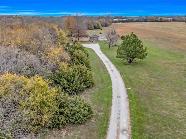 13990 W 327th St, Paola, KS 66071