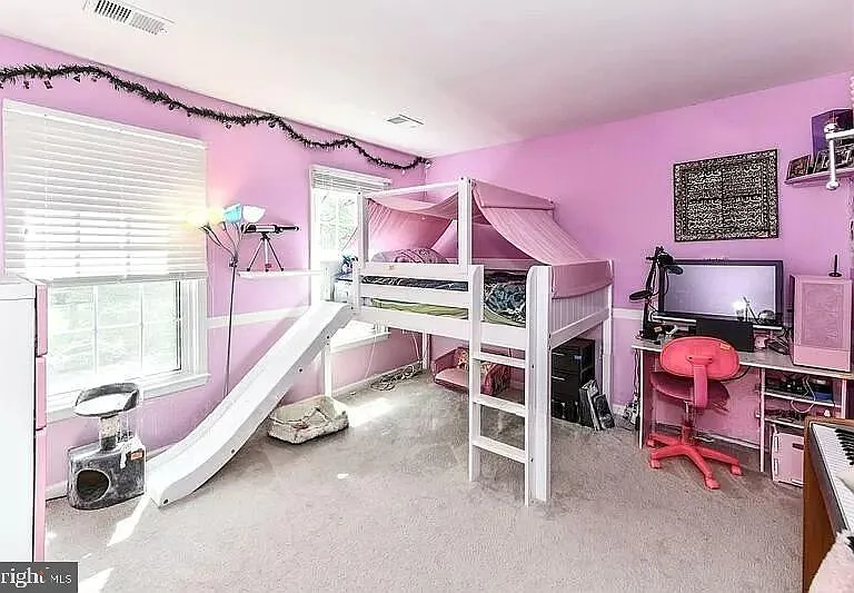 1088 Safa St — Photo 15
