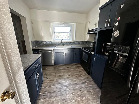 4th image of 707 N Silver St