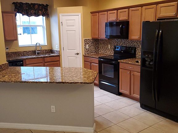4th image of 4944 Luge Ln