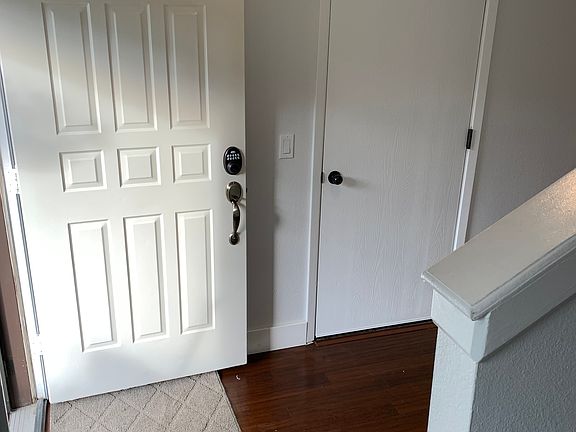4th image of 6 Liberty Ln