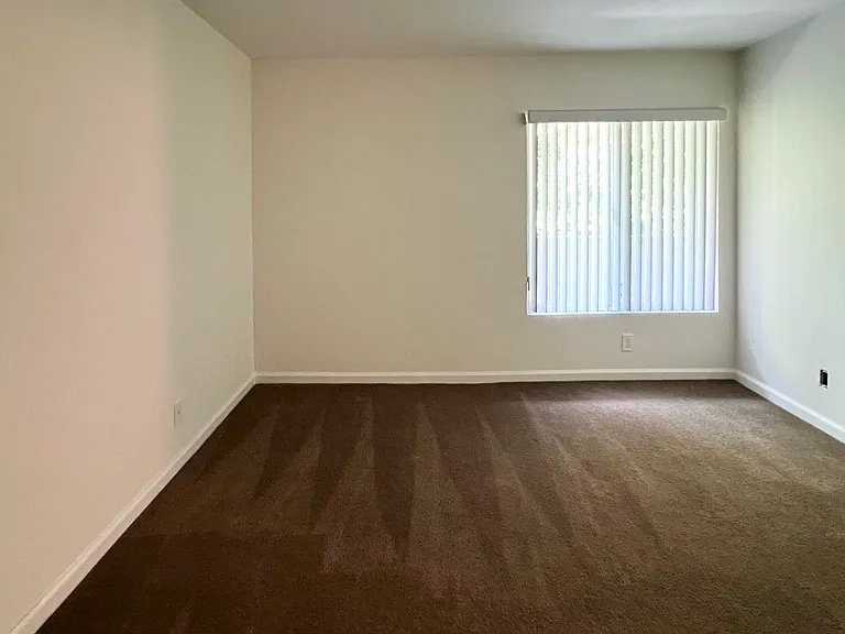 Guest Bedroom w/carpet flooring