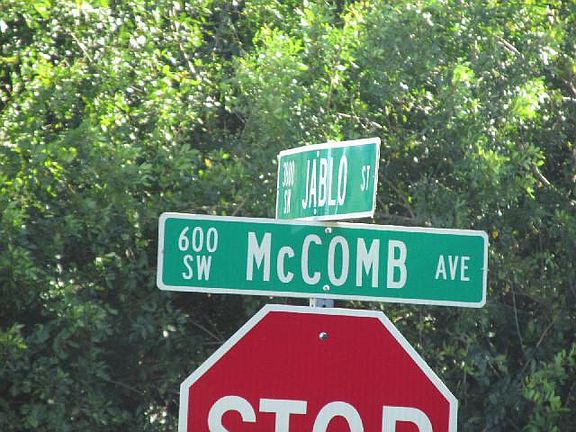 5th image of 641 SW McComb Ave