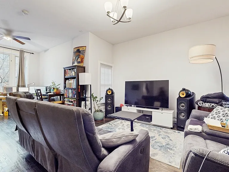 2709 W Haddon Ave #3 — Photo 2