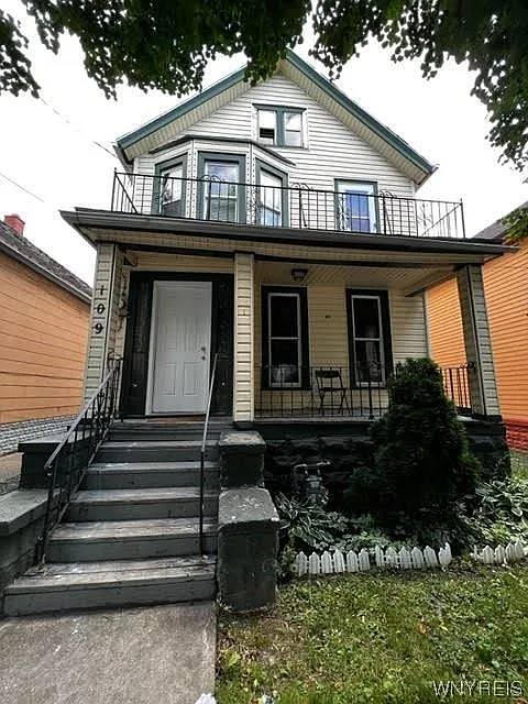109 Strauss St photo 1