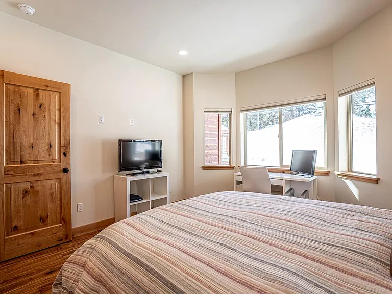 1759 Arrowhead Ave — Photo 24