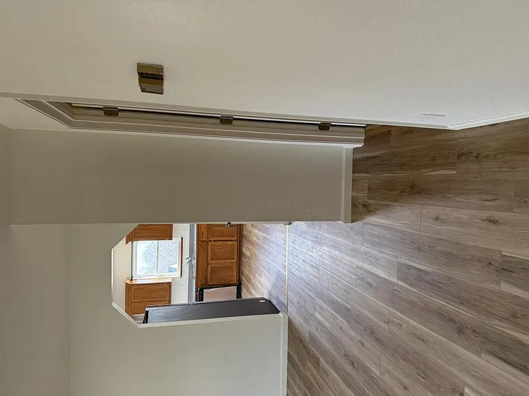 604 W Jackson St — Photo 19
