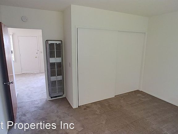 3rd image of 3032 Meade Ave