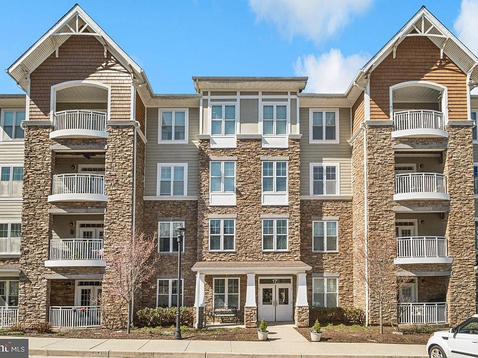 1st image of 17 Clay Lodge Ln Unit 103