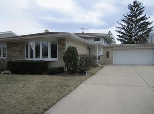 470 Easy St, Des Plaines, IL