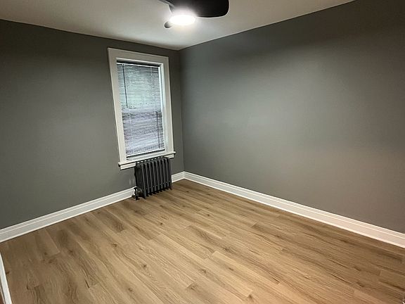 3rd image of 1004 Kenmore Ave APT 10