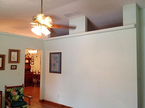 4th image of 824 E Wildflower Dr