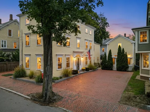 9 Orange St #1, Newburyport, MA 01950
