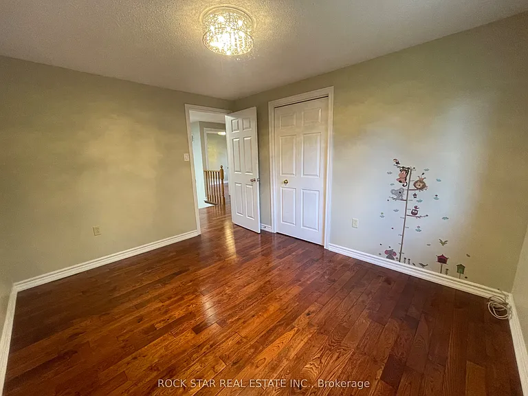 106 Milbourne Cres — Photo 22
