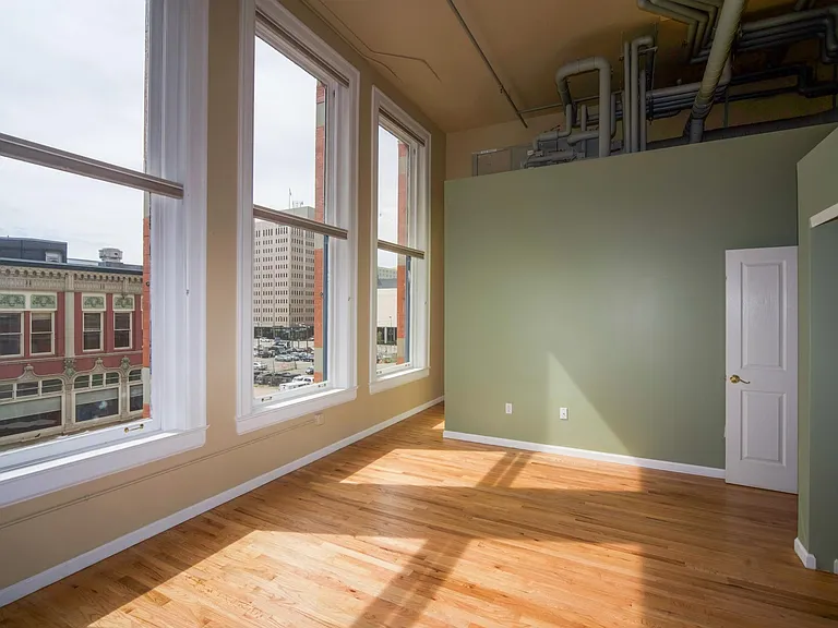 1555 California St #307 — Photo 12