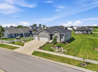1827 Ledges Dr, Ames, IA 50010