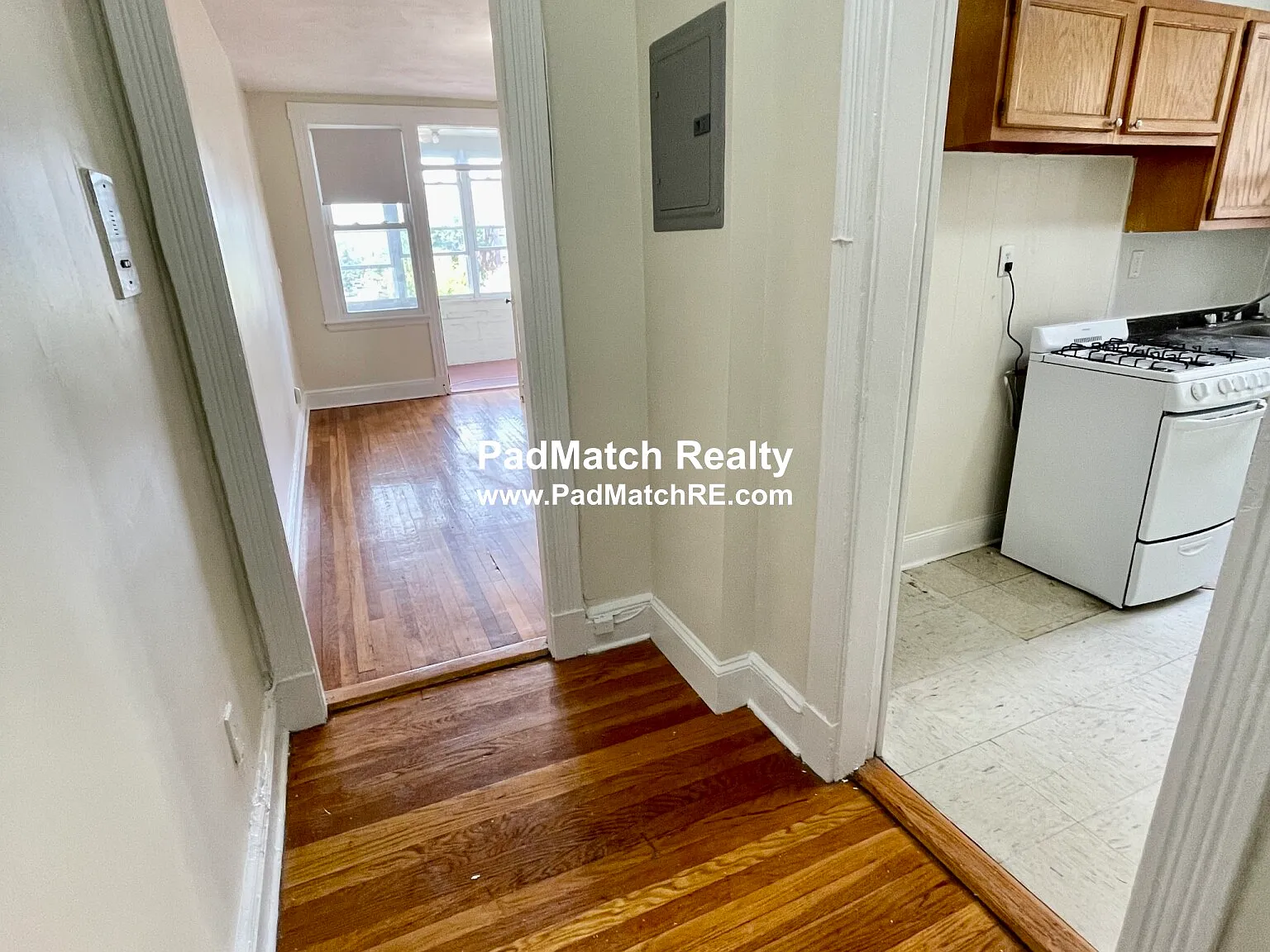 1 bed, 999 sqft, $2,325 — Photo 3