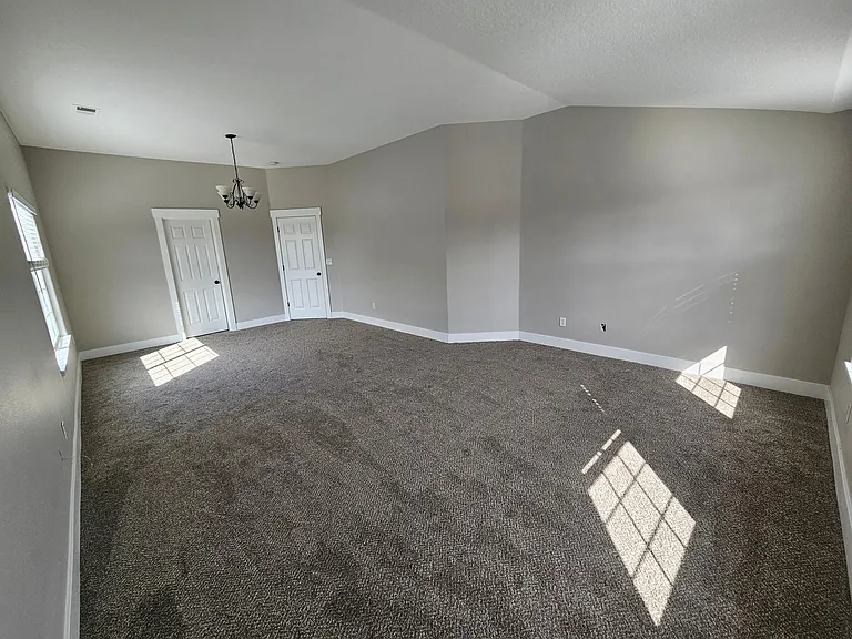 Master bedroom with room to spare