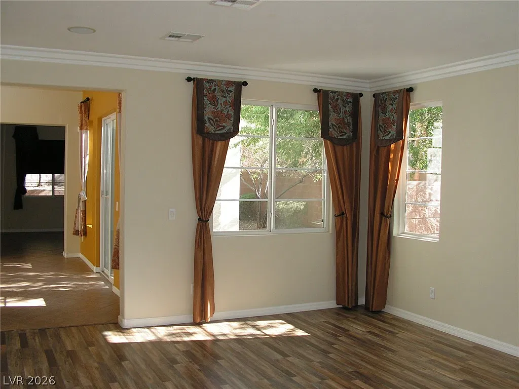 3 bed, 2.5 bath, 2428 sqft, $2,350 — Photo 4