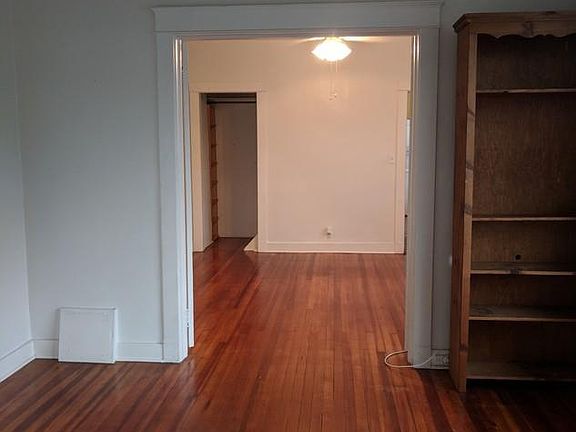5th image of 821 Olga St