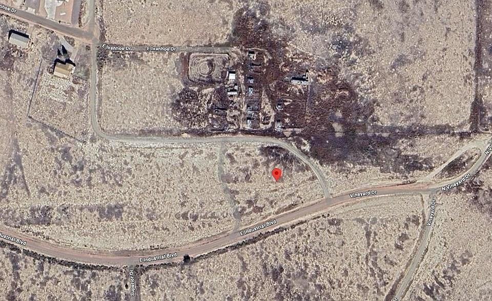 2nd image of 1279 E Industrial Blvd