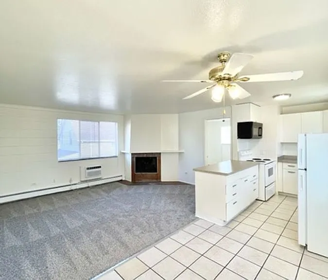 1045 Balsam St #6 — Photo 2