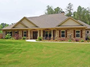 185 Lake Park Dr, Sharpsburg, GA 30277