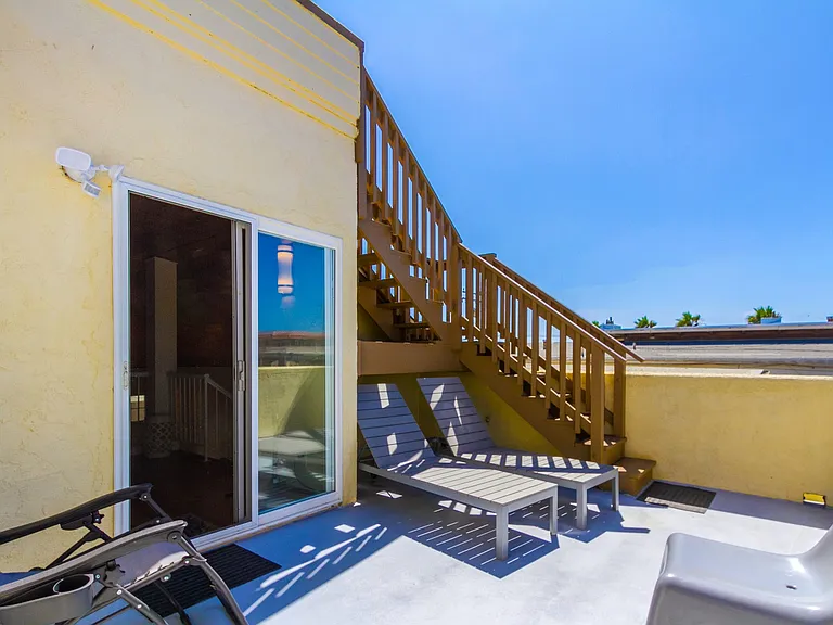 728 Jamaica Ct — Photo 62