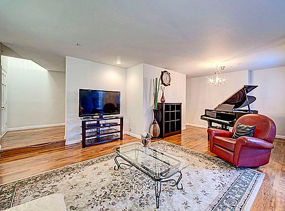 5th image of 3837 Honolulu Ave
