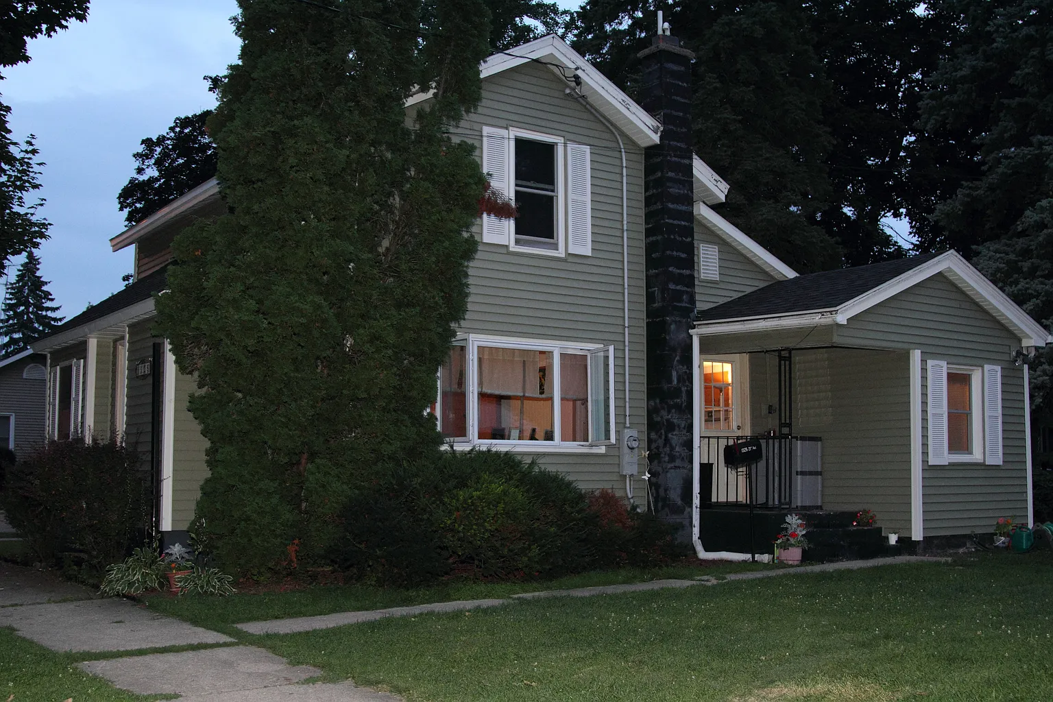 1325 21st Ave photo 1