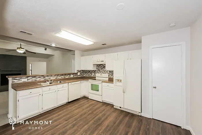 105 Caprock Dr — Photo 5