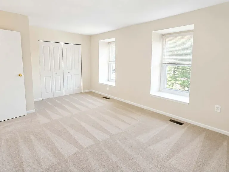 10395 Rapidan Ln — Photo 5